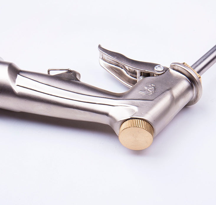 Powerful Spray Nozzle for Quick, Deep Cleaning